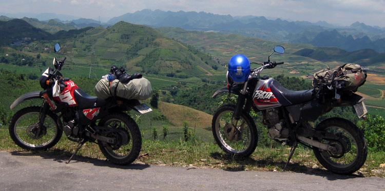 Honda dirtbike XR Baja 250cc Black, Front and Back Disc brake, XL Degree 250cc White, Front and Back Disc brake